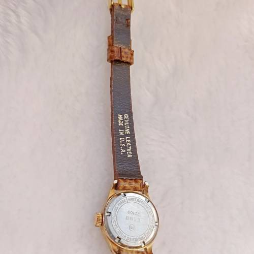 💰議價請移玉步,no bargain 
💥⌚ Vintage Swiss made「Esnit」17Jewels😍#上鏈腕...