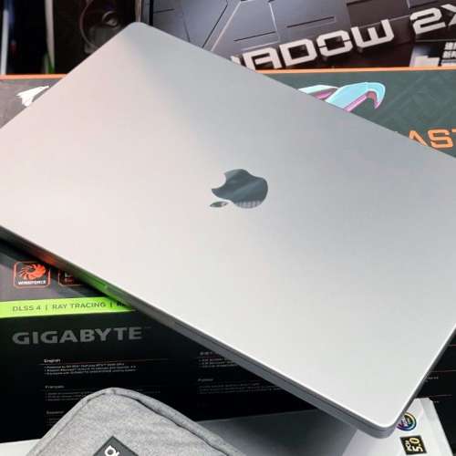 M1 Max Macbook Pro 16吋 2021 32GB RAM 1TB SSD 電池循環 18次