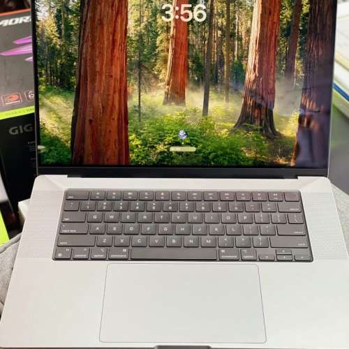 M1 Max Macbook Pro 16吋 2021 32GB RAM 1TB SSD 電池循環 18次