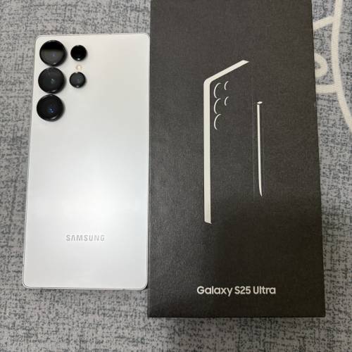 Samsung Galaxy S25 Ultra 12+256GB銀色鈦金屬行貨保養到明年7月