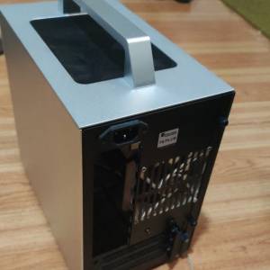 JONSBO T8 PLUS  便携式 ITX Portable Case