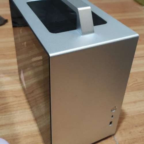 JONSBO T8 PLUS  便携式 ITX Portable Case