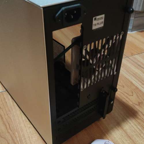 JONSBO T8 PLUS  便携式 ITX Portable Case