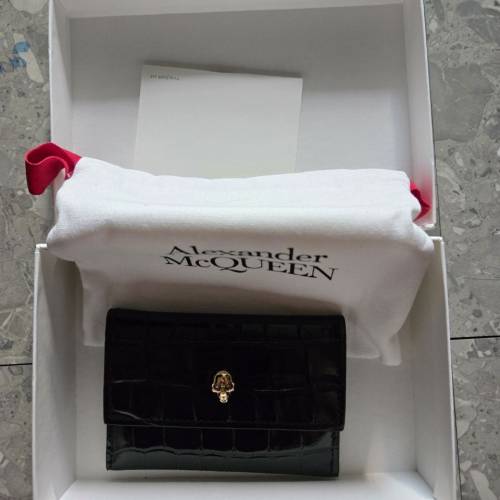 Alexander McQueen Skull-stud purse 黑色鱷魚紋短夾