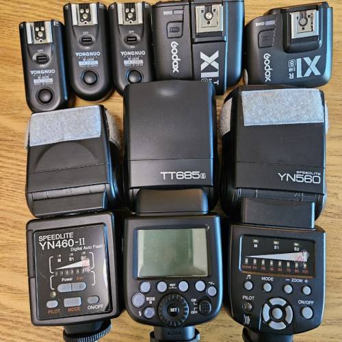 多款 Godox 和 Yongnuo 相機閃光燈， 及引閃