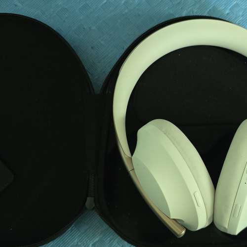 Bose noise cancelling 700 headphone