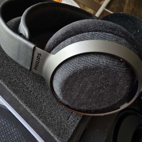 Philips fidelio X3 headphone