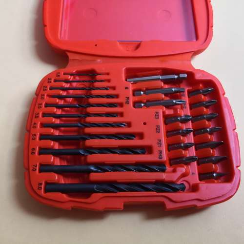 BLACK & DECKER 套裝鑽咀批咀