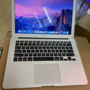 13寸蘋果MacBookair筆記本电脑，8G記憶體+ 512GB SSD 固態硬盤，輕巧方便攜帶出街！