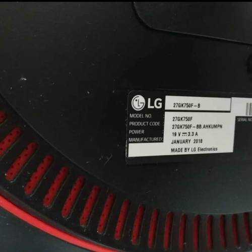 壞白畫面的LG 27寸電競mon. 27gk750f