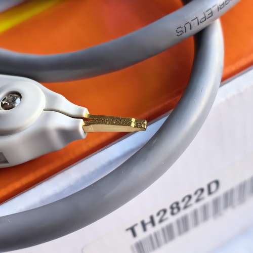 TONGHUI  TH2822D 手持式 LCR數位電橋、高精度電容電感測量儀