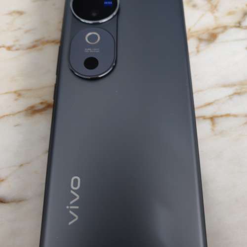 Vivo V40