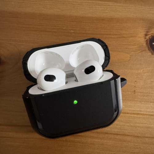 Airpod 3 有保護殼