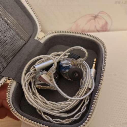 99.9% new MoonDrop "水月雨" Blessings 3 In Ear