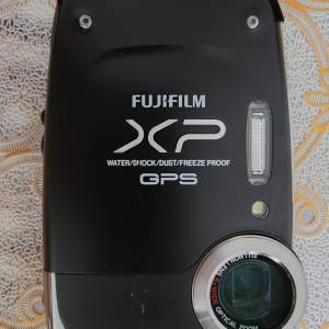 Fujifilm XP30 compact camera - 28mm -140mm- 14.7mega pixel - 2.7" mon