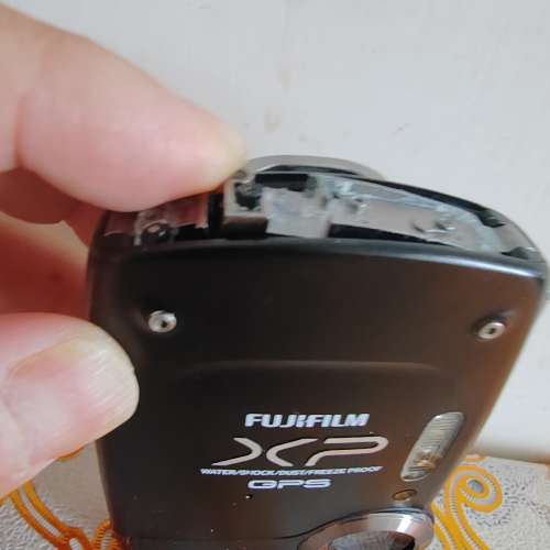 Fujifilm XP30 compact camera - 28mm -140mm- 14.7 mega pixel - 2.7" mon