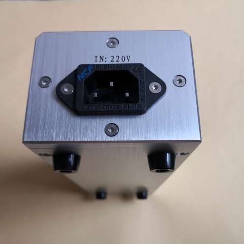 全新合金厚鋁美式四位排插拖板