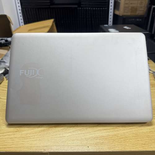 [瑕疵平售] FujiX FX13UG-01 (Core M7 / 13.3" 全高清 / Win 11 / 永久 Office / SSD)
