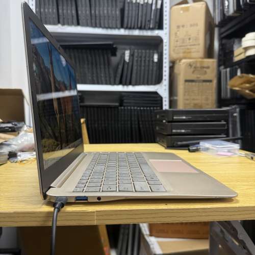 [瑕疵平售] FujiX FX13UG-01 (Core M7 / 13.3" 全高清 / Win 11 / 永久 Office / SSD)