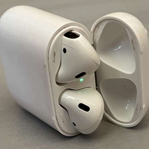 請出個價 - AirPods二代配無線充電盒