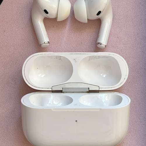 請出個價 - AirPods Pro 1 連無線充電盒