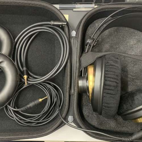 AKG K240S
