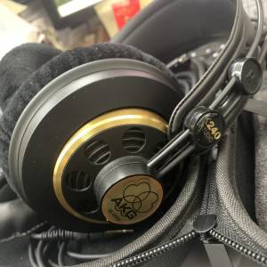 AKG K240S