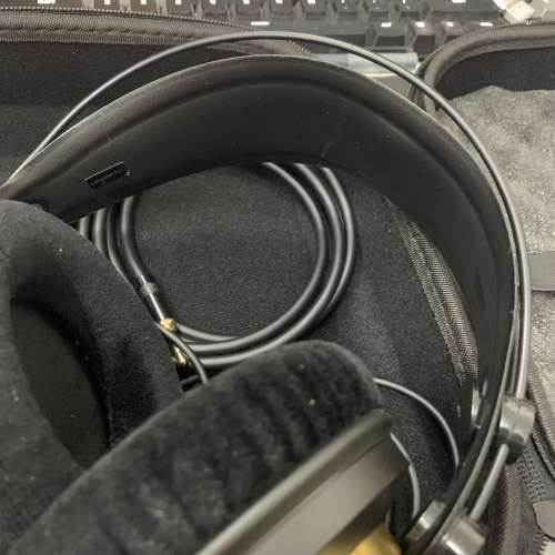 AKG K240S