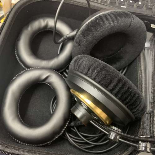 AKG K240S