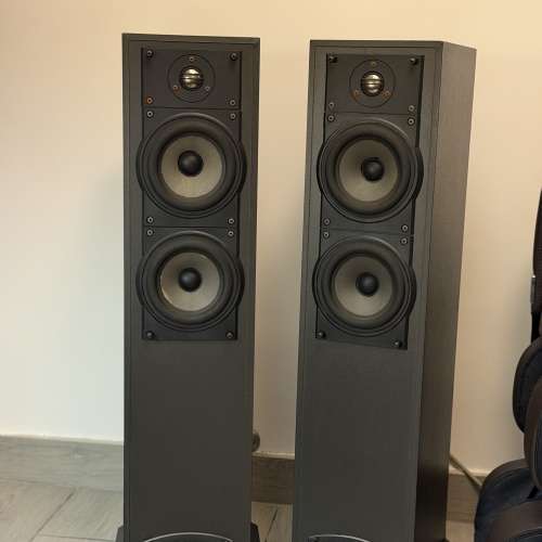 出售celestion 座地喇叭一對，型號 CS6，100%正常，外觀80%新，有面網，英國聱底，...