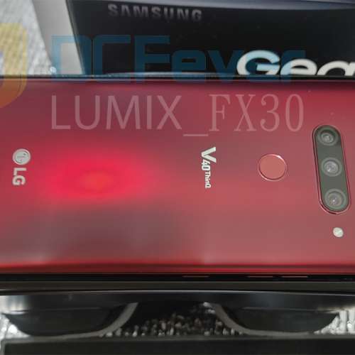 紅色 LG V40 ThinQ 6+128GB 港版 機身95%新以上 功能正常