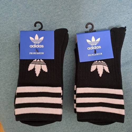 50%off 全新正版 adidas  襪子 Mid Cut 男女款 黑色 中筒襪 三雙入 (合適35至46碼腳板