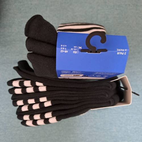 50%off 全新正版 adidas  襪子 Mid Cut 男女款 黑色 中筒襪 三雙入 (合適35至46碼腳板