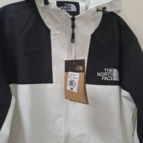 半價50%off (100% New) The North Face 連帽外套衝鋒衣 米白色 男女同款 經典刺繡 ...