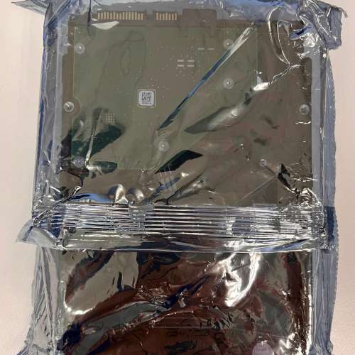 Seagate 2TB 容量，100%全新未開封，3.5吋，SATA ST2000VX008