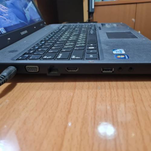 二手 Samsung手提電腦(有DVD碟機)