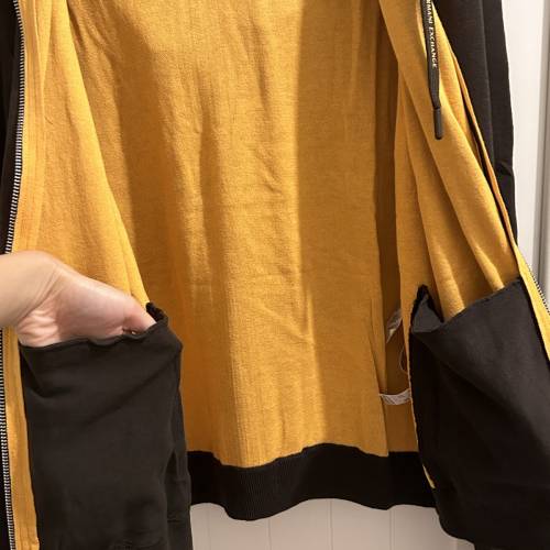 ARMANI EXCHANGE/阿瑪尼 男裝連帽外套 全新純棉M碼 （胸圍約53cm 長70cm 肩43cm）