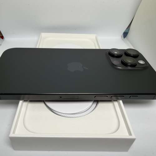 9成新行貨iPhone 16 Pro Max 黑色 512GB 連 Apple Care+