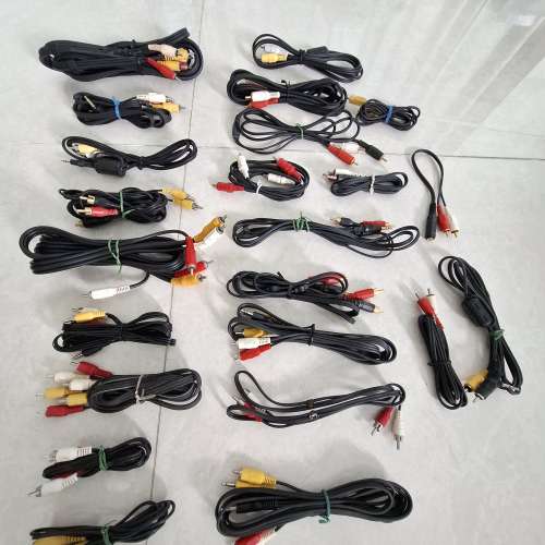红黃白 三色 AV Cable