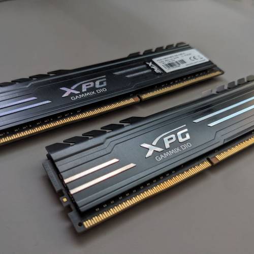 XPG GAMMIX D10 DDR4 3600MHz

8GBx2 記憶體