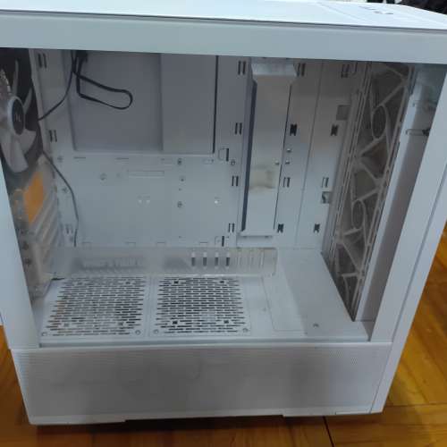 聯力白色機箱 （可另加牛）