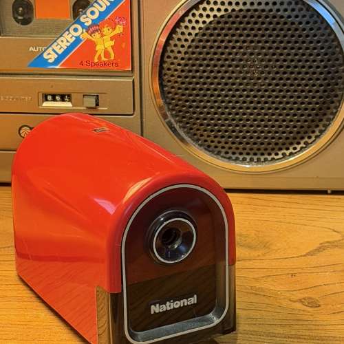 出售 National電動鉛筆刨一個，外觀85%新，100%正常，使用100電壓，日本制造，有意...