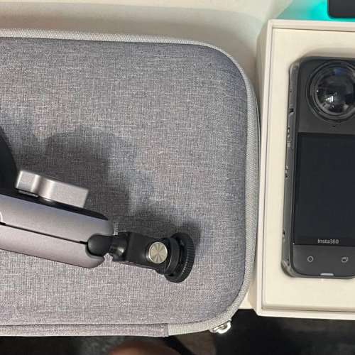 有盒 Insta360 X4標準套裝 + 512gb+ 原裝電池x2 (只使用1次)