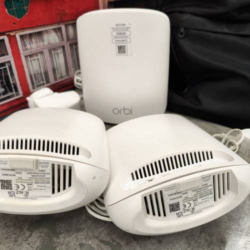 NetgearOrbi RBR350 AX1800 WiFi 6 Dual-band Mesh Wi-Fi Router