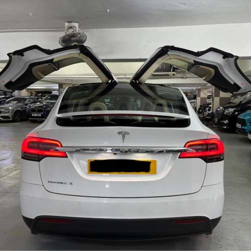 Tesla Model x 75D
