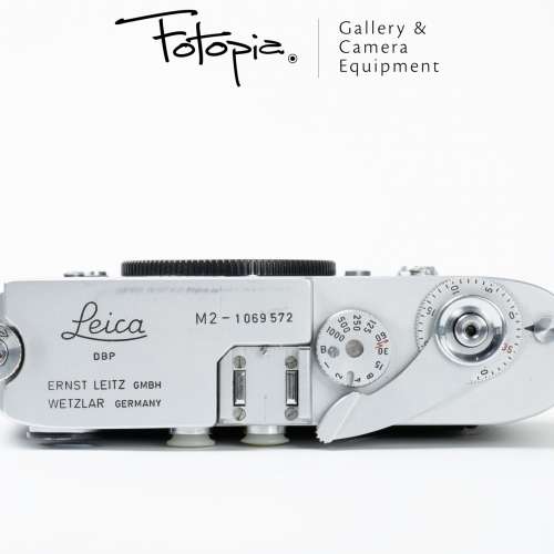 || Leica M2 - Silver; 35mm rangefinder film camera||