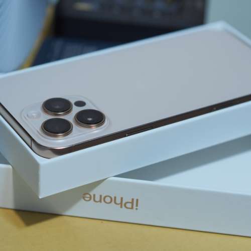 iphone 16 ProMax 256GB 沙漠金
