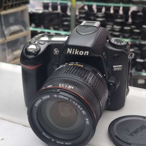 NIKON D80 CCD + SIGMA 18-200MM F3.5-6.3 DC