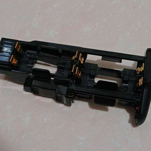 Canon原廠單反相機直倒2A電池槽~BGM-E11A, BGM-E14A, BGM-E16A全新未用~配對EOS 5D...