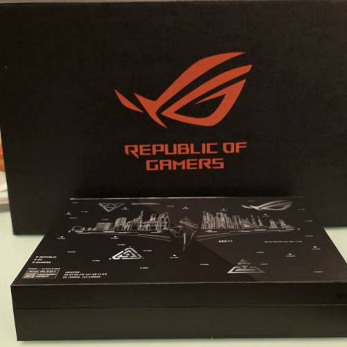 Asus ROG Zephyrus Duo 16 RTX3070ti 版
